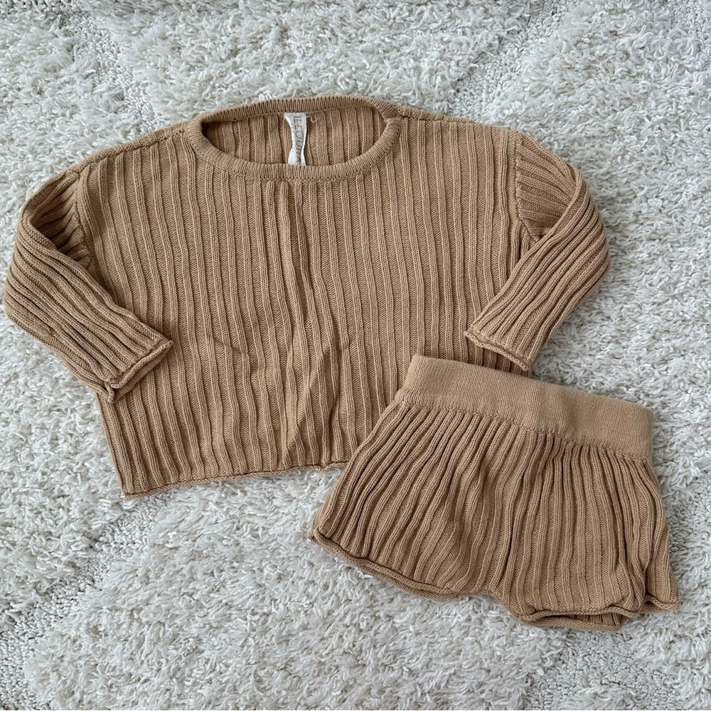 Illoura the Label Knit Set